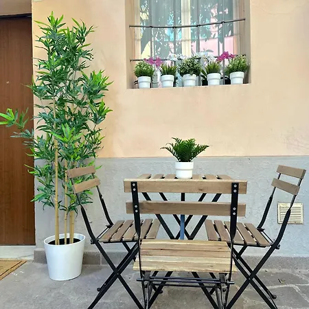 Mascarella Boutique *